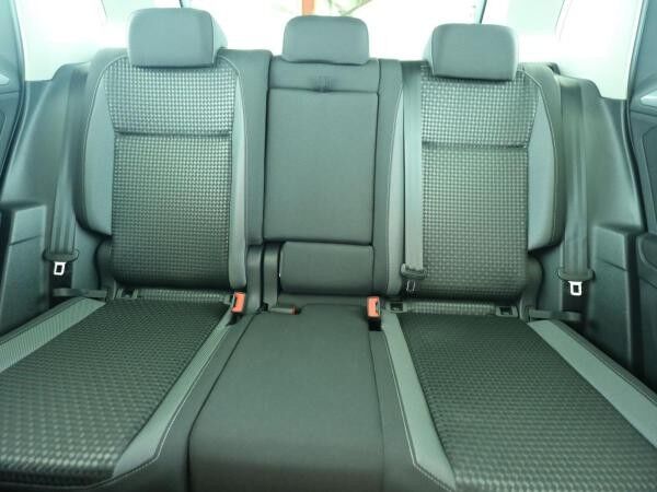 Volkswagen Tiguan 2.0 TDI Active *AHK*LED*RFK*SHZ*Navi*ACC*