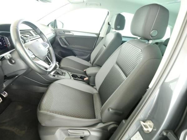 Volkswagen Tiguan 2.0 TDI Active *AHK*LED*RFK*SHZ*Navi*ACC*