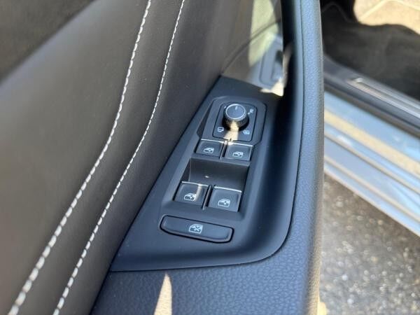 Volkswagen Passat Variant 2.0 TDI DSG STHZ AHK NAVI ACC KAM LED SHZ PDC LM
