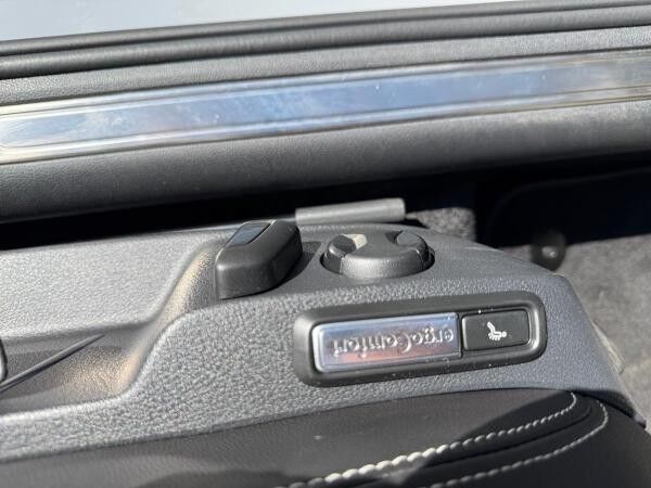 Volkswagen Passat Variant 2.0 TDI DSG STHZ AHK NAVI ACC KAM LED SHZ PDC LM