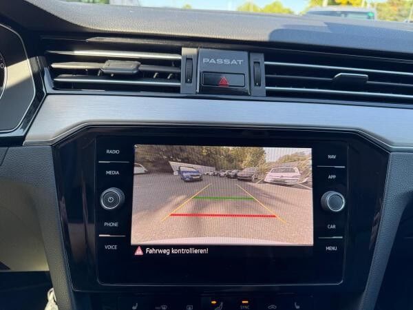 Volkswagen Passat Variant 2.0 TDI DSG STHZ AHK NAVI ACC KAM LED SHZ PDC LM