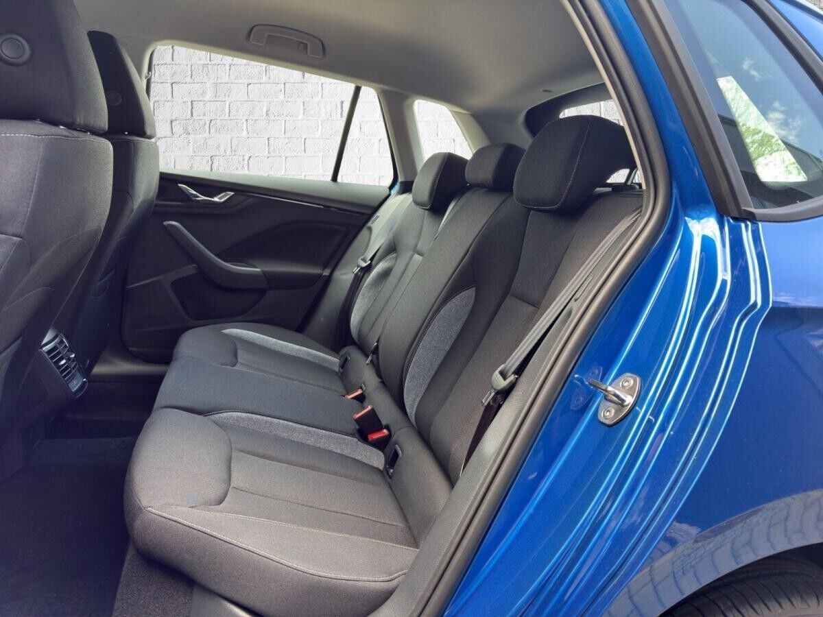 Skoda Kamiq 1.0 TSI Tour MATRIX/NAVI/PDC/Kamera/sofort Verfügbar