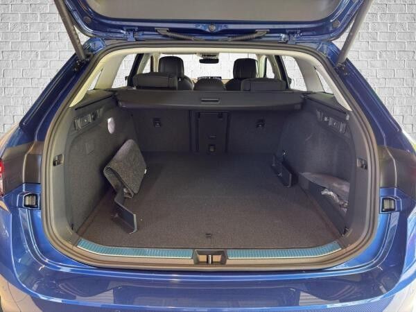Skoda Superb Combi 1.5 TSI iV Selection NAVI/ACC/Matrix/AHK/sofort Verfügbar