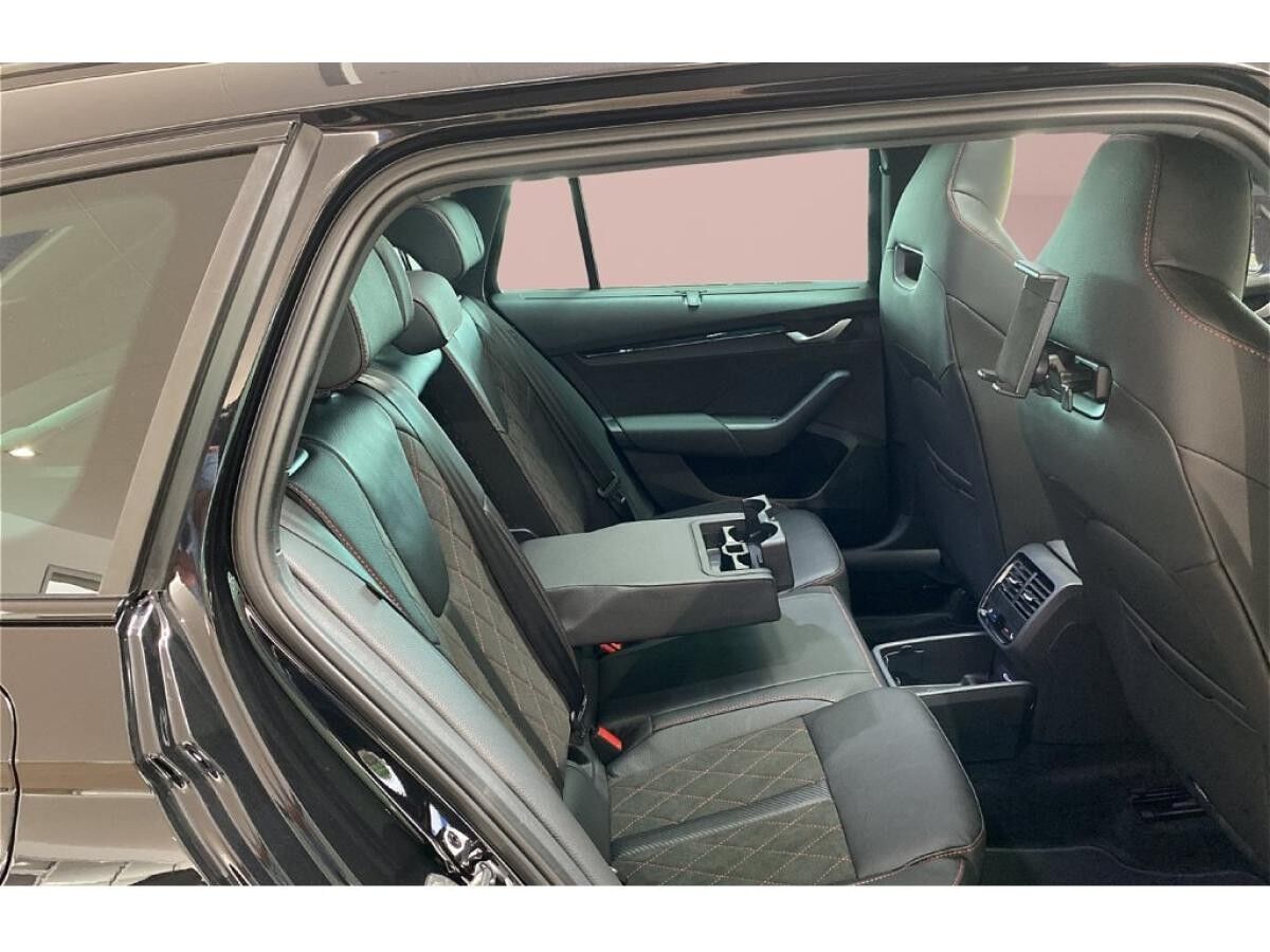 Skoda Octavia Combi RS 2.0 TSI DSG *sofort verfügbar*