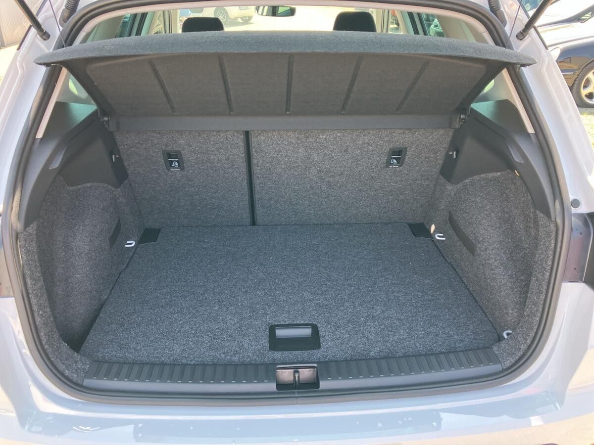 Seat Arona Road Edition 1.0 TSI DSG DAB+/FullLink/Navi/PDC/Kamera/SH/17"