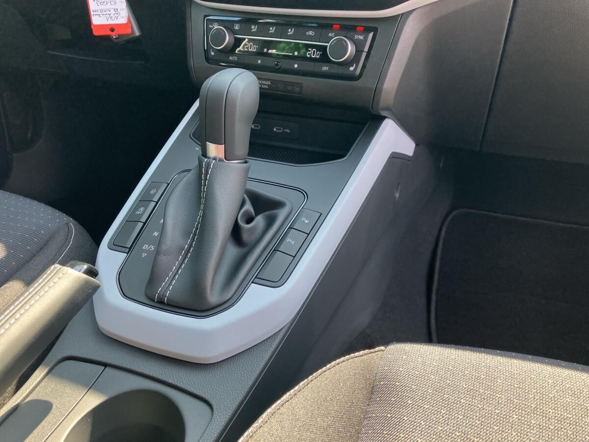 Seat Arona Road Edition 1.0 TSI DSG DAB+/FullLink/Navi/PDC/Kamera/SH/17"