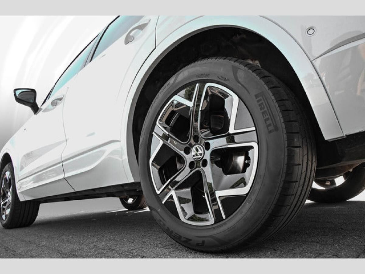 Volkswagen Touareg 3.0 TDI 4Motion R-Line Black Style