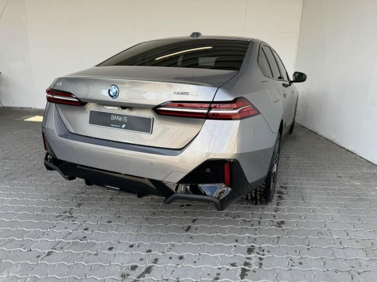 BMW i5 eDrive40++SOFORT VERFÜGBAR++TOPDEAL