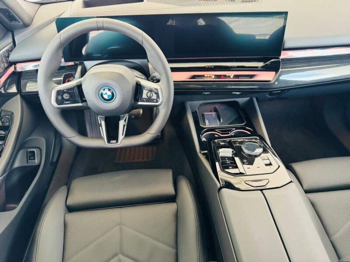 BMW i5 eDrive40++SOFORT VERFÜGBAR++TOPDEAL