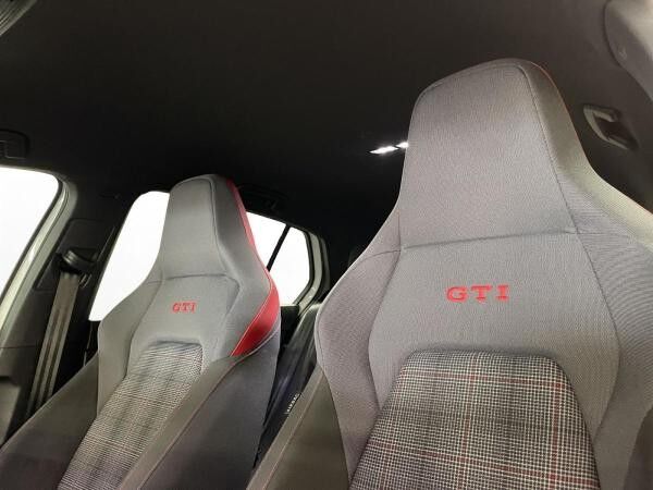 Volkswagen Golf VIII GTI LED LM 18" Navi PDC+RFK ACC App-Connect