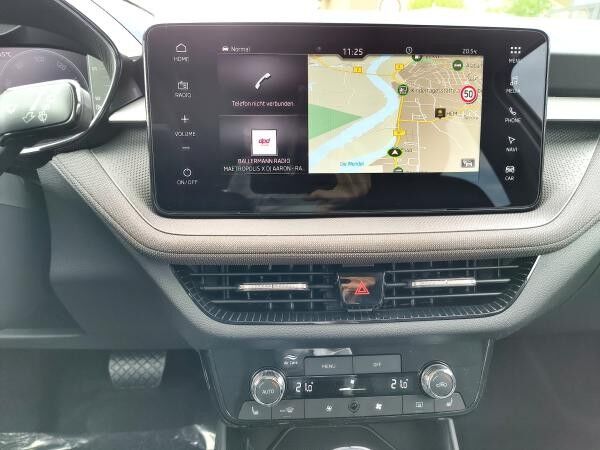 Skoda Fabia 1.0 TSI Tour DSG LED Navi Sitzhzg Klimaautomatik🚀Sofort-Verfügbar🚀Autohaus-Schandert Top-Deal✨