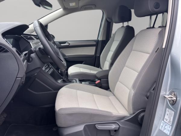 Volkswagen Touran Comfortline 1.5 TSI DSG NAV,RFK,SHZ,ACC