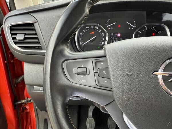 Opel Zafira Life 2.0D ACC+AHK+LED+Navi+SHZ+Standh.+LM