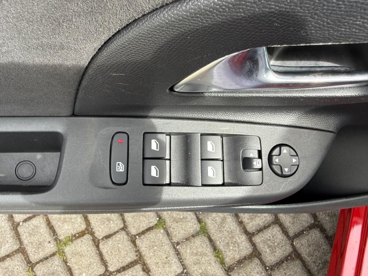 Opel Corsa F 1.2T Sitzheizung,Rückfahrkamera,LED