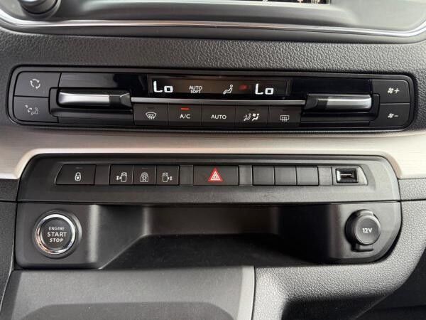 Opel Zafira Life 2.0D ACC+AHK+LED+Navi+SHZ+Standh.+LM