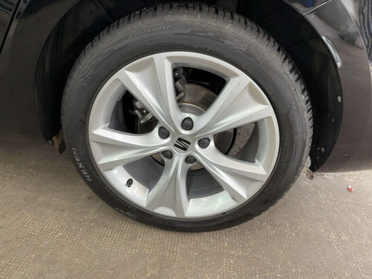 Seat Leon SP FR 2.0 TDI DSG ACC AHK LED NAVI RFK KEYL