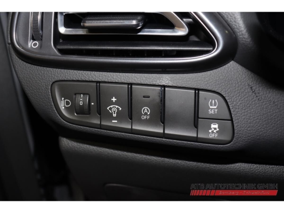 Hyundai i30 Kombi N Line MY25 1.5 T-GDI 48V 7-DCT Hyundai i30 Kombi N Line MY25 1.5 T-GDI 48V 7-DCT