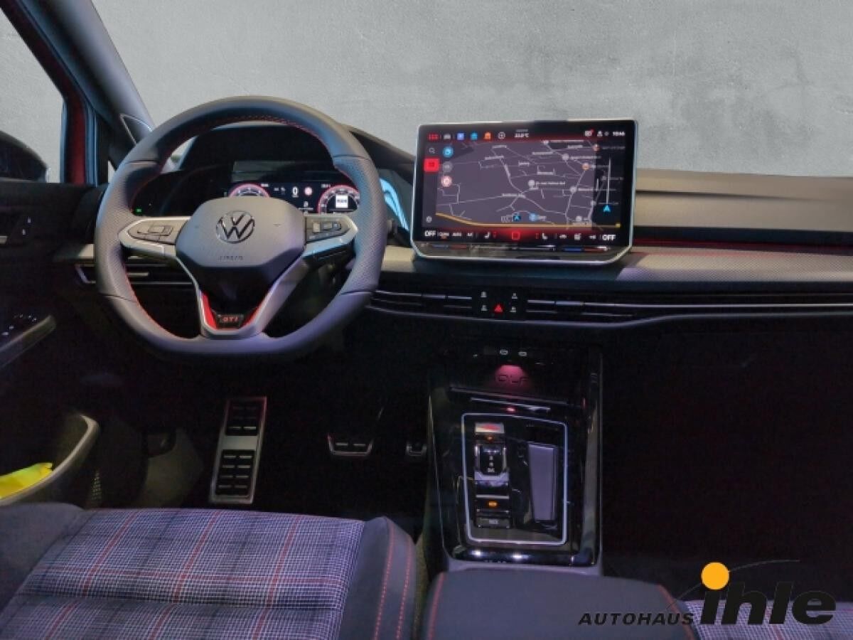 Volkswagen Golf GTI VIII 2,0 TSI DSG Black Style MATRIX+IDA