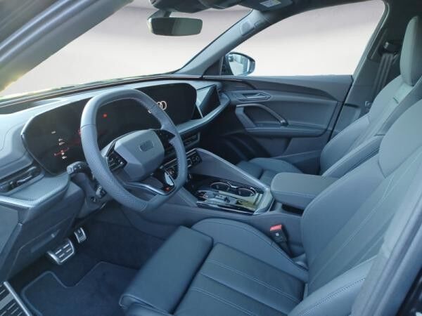 Audi Q5 (GUB)