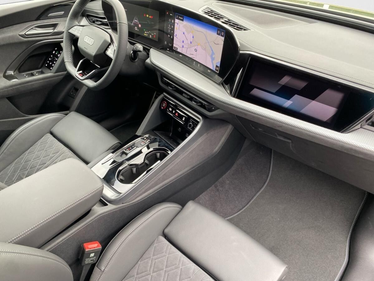 Audi Q5 Sportback e-hybrid quattro AHK 360° Audi Q5 Sportback e-hybrid quattro AHK 360°