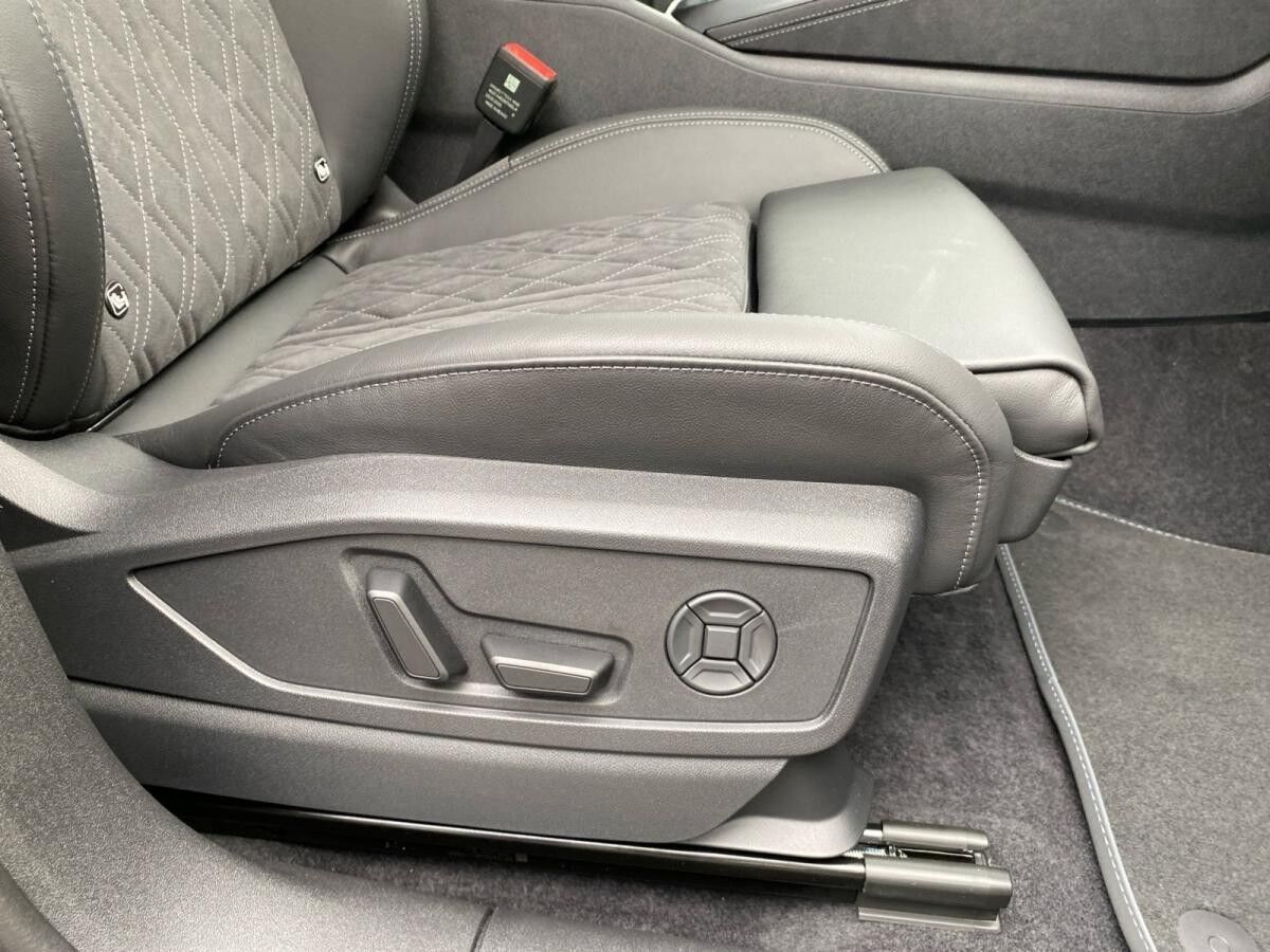 Audi Q5 Sportback e-hybrid quattro AHK 360° Audi Q5 Sportback e-hybrid quattro AHK 360°