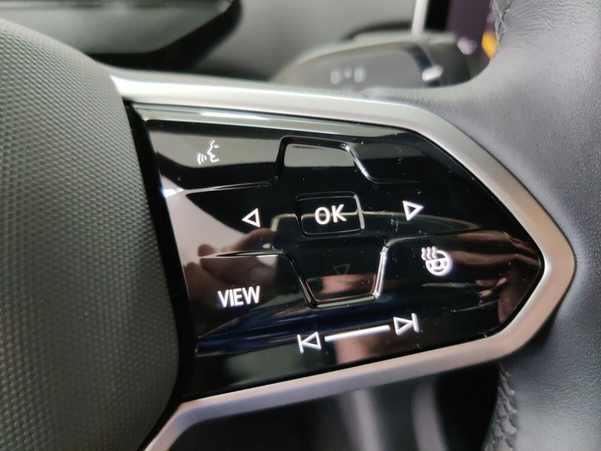 Volkswagen ID.4 Pure h/AHK/Matrix/Navi/Wärmepu/02.30Garantie