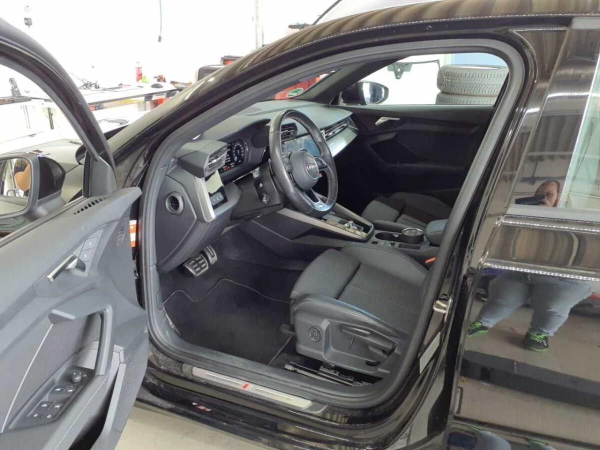 Audi A3 Sportback S-Line 30 TDI S-tronic / LED, RFK