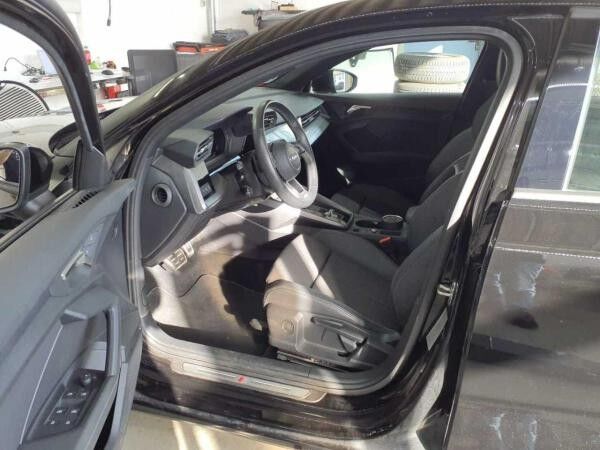 Audi A3 Sportback S-Line 30 TDI S-tronic / LED, RFK