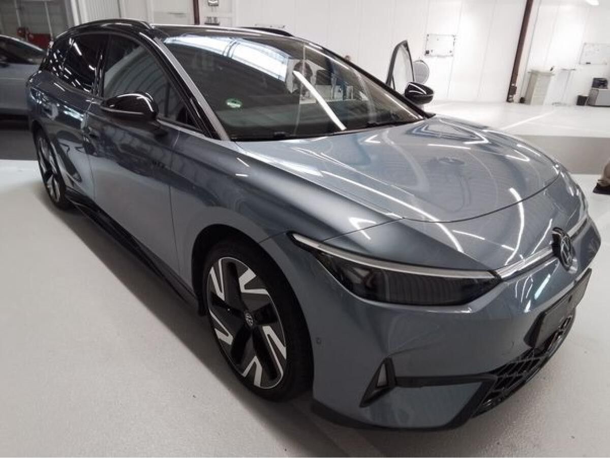 Volkswagen ID.7 Tourer GTX 💥 4Motion 250 kW 💥 AHK Navi Area View SHZ Matrix-LED HUD Pano Wärmepumpe ACC DAB+ DCC 💥