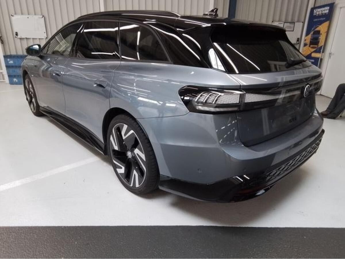 Volkswagen ID.7 Tourer GTX 💥 4Motion 250 kW 💥 AHK Navi Area View SHZ Matrix-LED HUD Pano Wärmepumpe ACC DAB+ DCC 💥