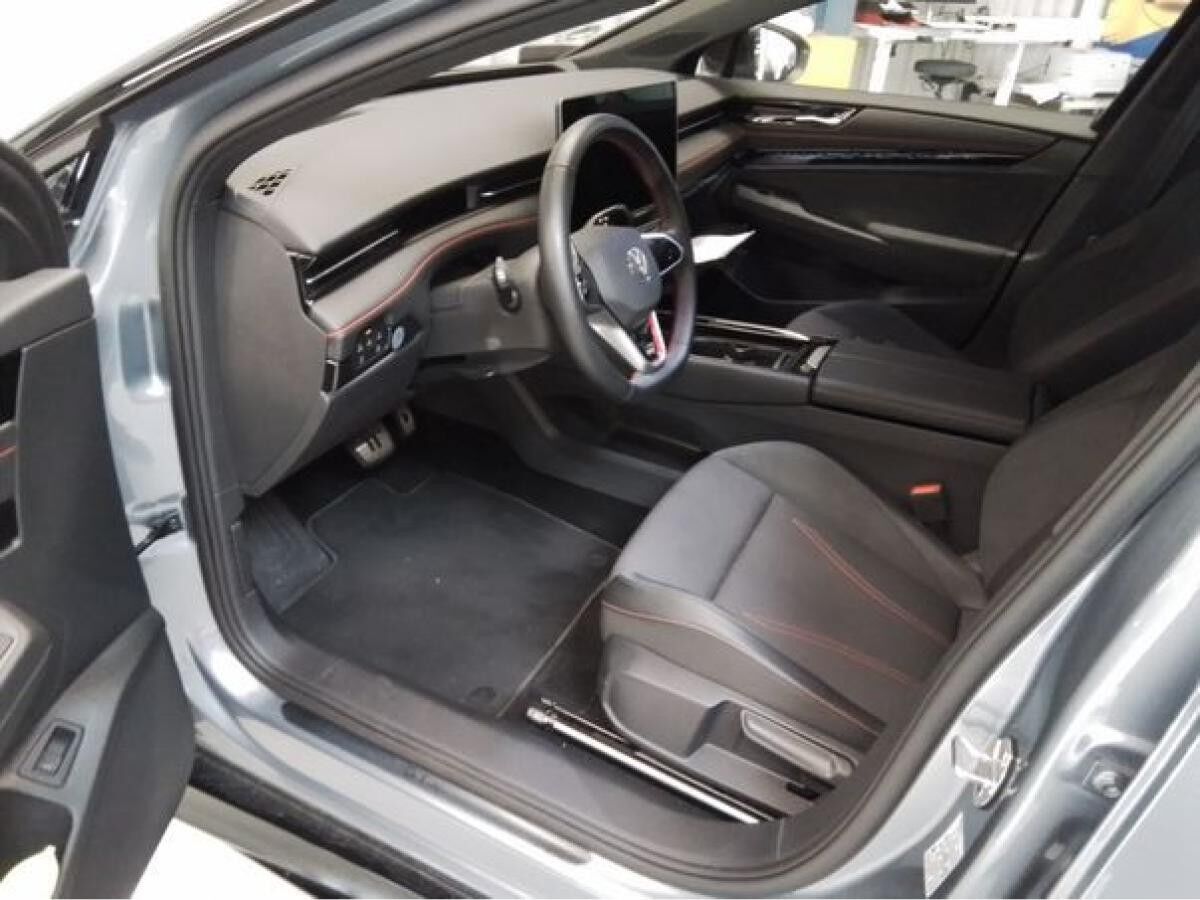 Volkswagen ID.7 Tourer GTX 💥 4Motion 250 kW 💥 AHK Navi Area View SHZ Matrix-LED HUD Pano Wärmepumpe ACC DAB+ DCC 💥