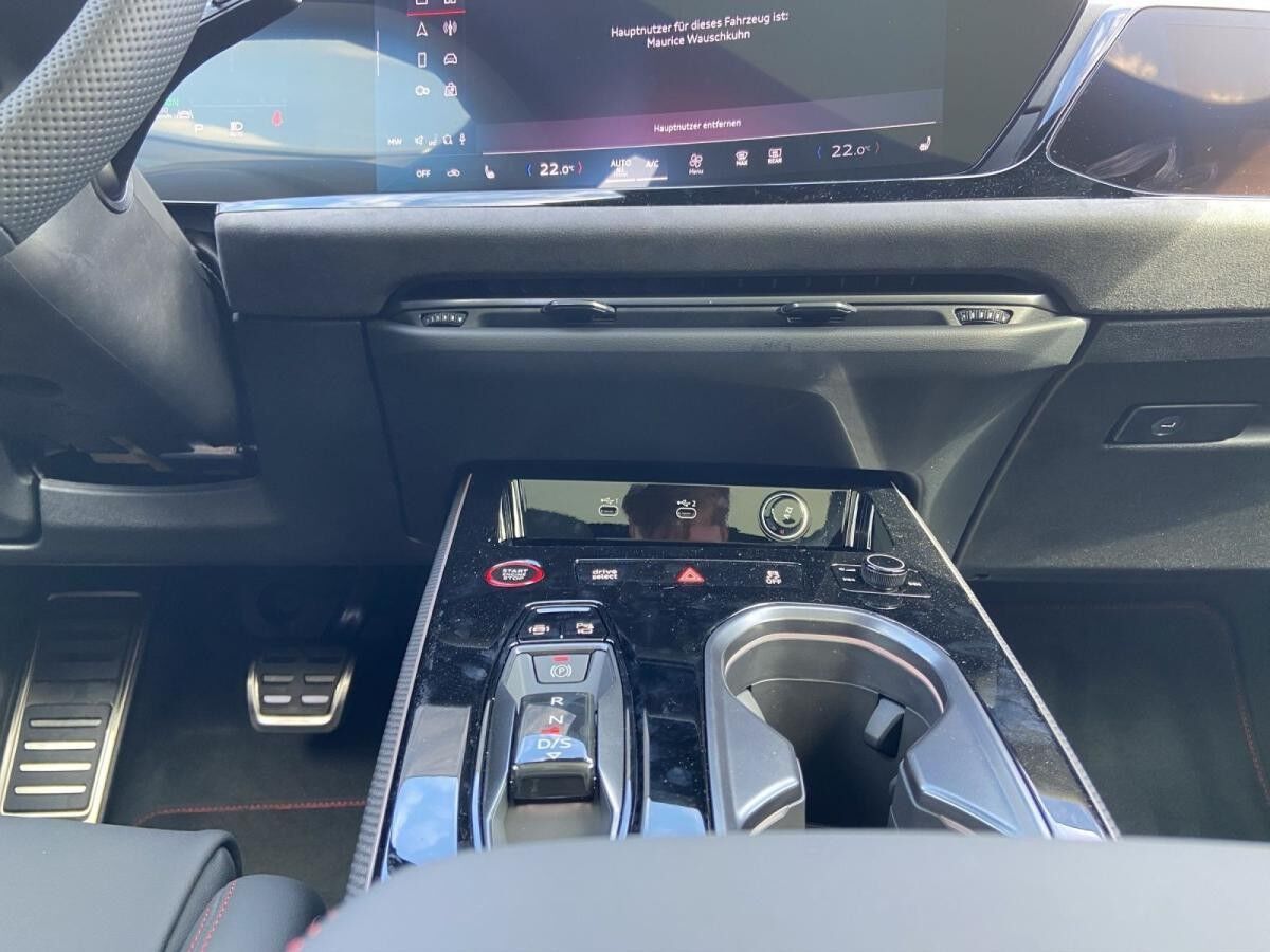 Audi A6 Avant TFSI Quattro+Pano+B&O(MT)