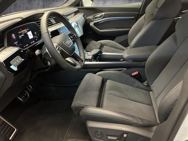 Audi Q8 e-tron 55 - advanced - AHK/PANO/Matrix/HuD