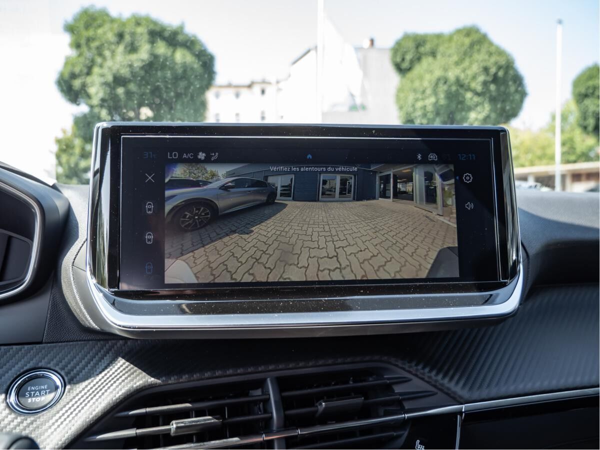 Peugeot 2008 1.2 Hybrid 145 Allure *LAGERABVERKAUF*