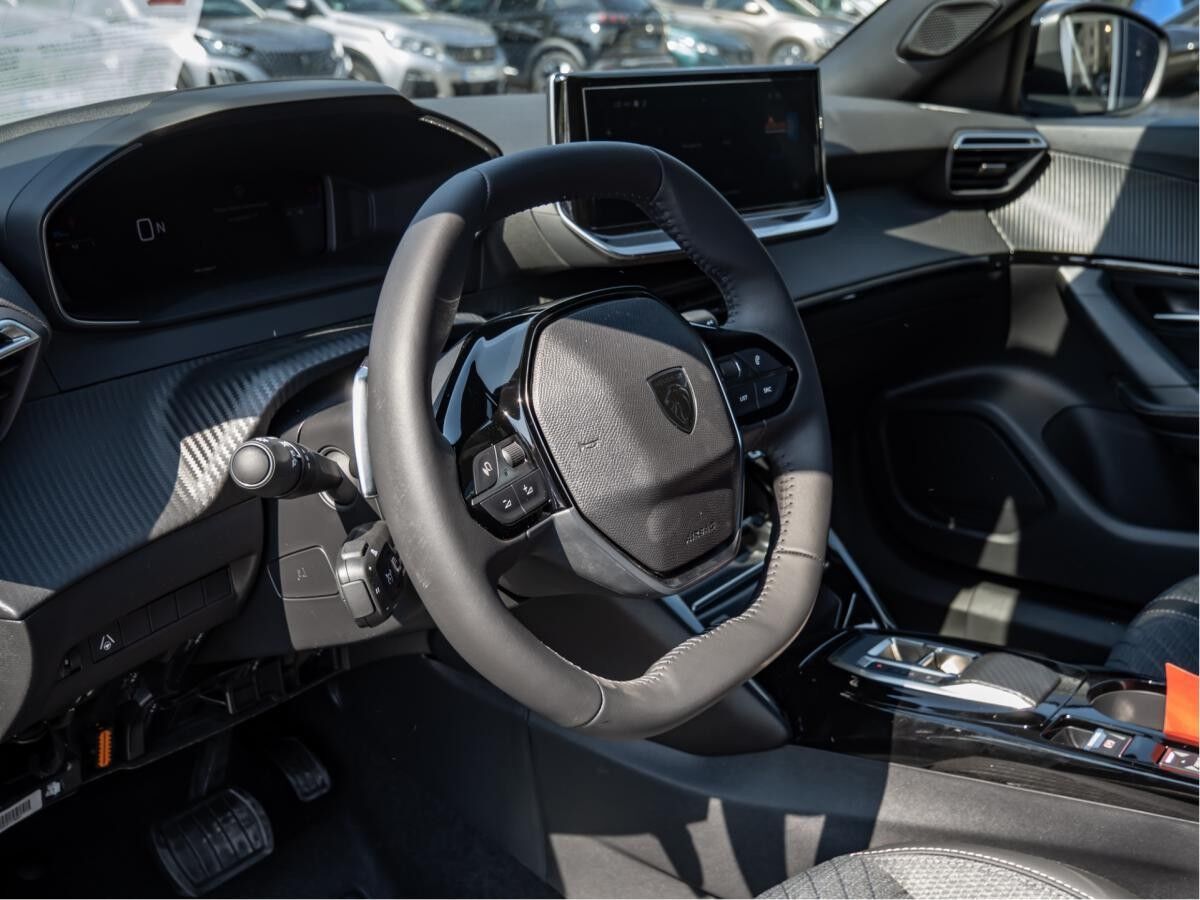 Peugeot 2008 1.2 Hybrid 145 Allure *LAGERABVERKAUF*