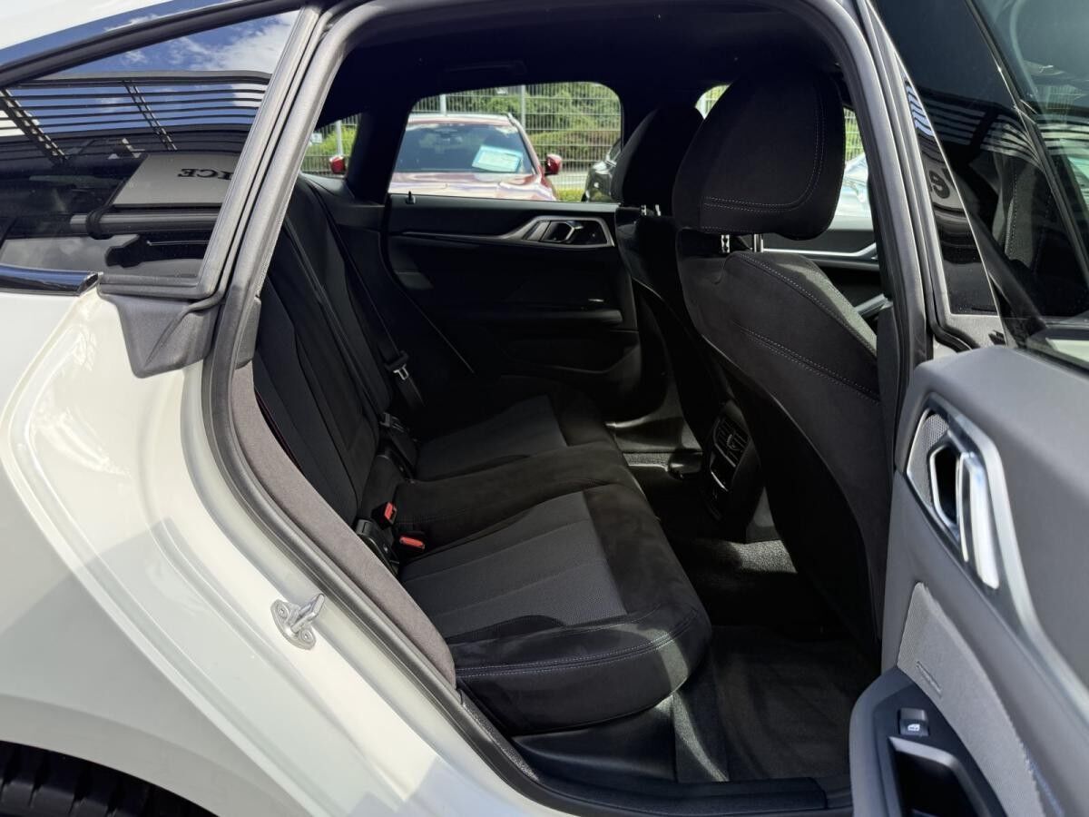 BMW i4 xDrive40 Gran Coupé M Sport //Stop&Go HUD