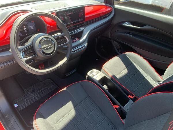 Fiat 500e (RED) 42 kWh 87kW (118 PS)