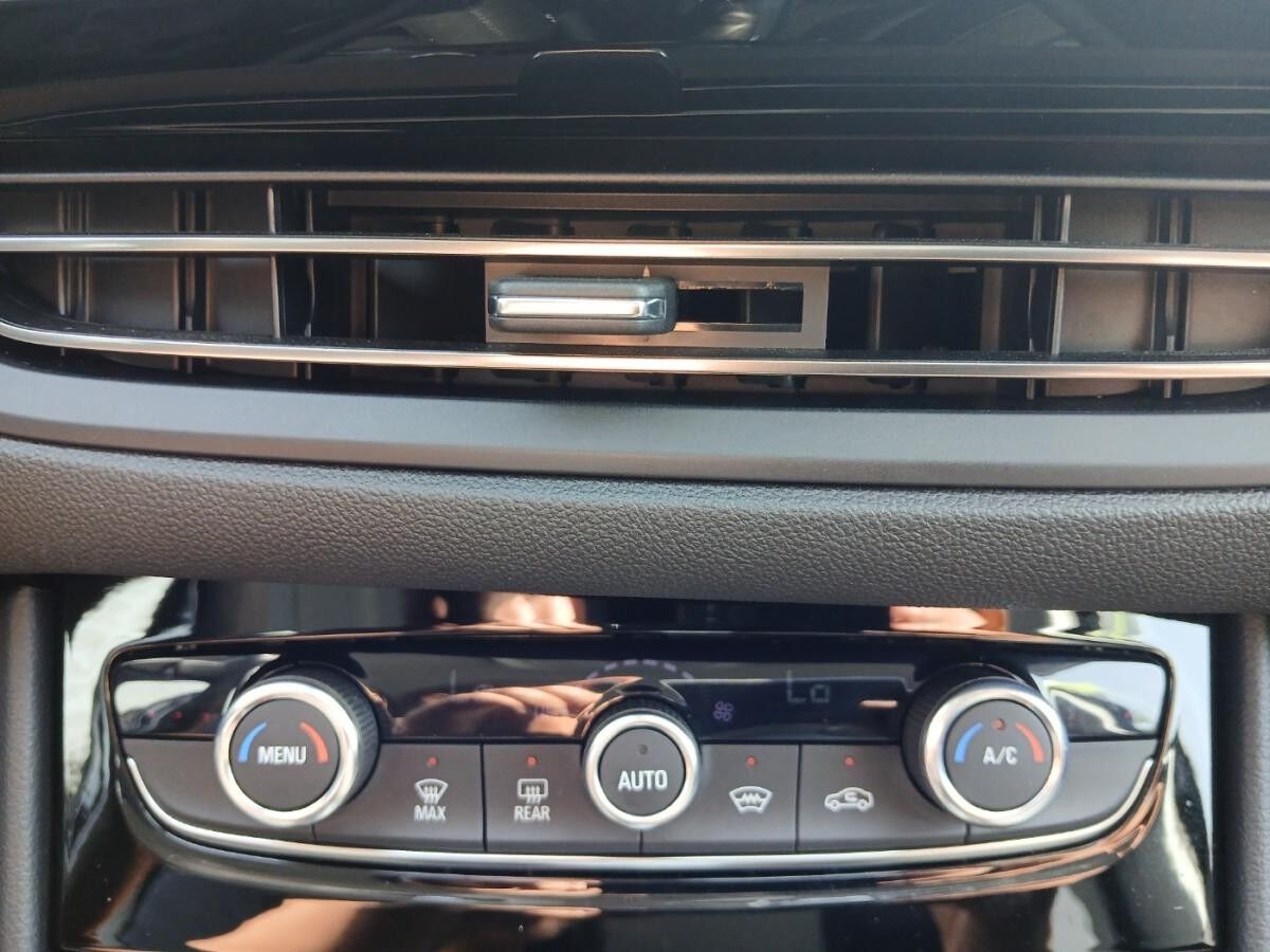 Opel Grandland 1.6T Navi,Sitzheizung,Rückfahrkamera