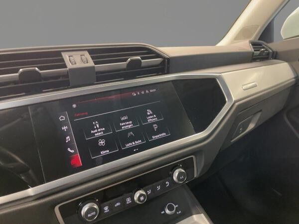 Audi Q3 45 TFSIe DAB Smartphone Interface PDC