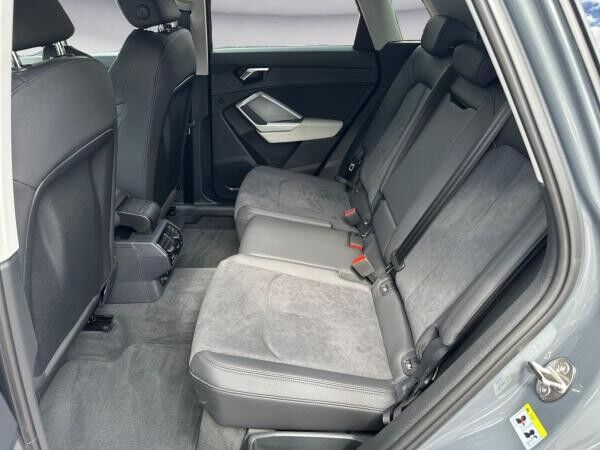 Audi Q3 35 TFSI advanced LED/AHK/Navi/ACC/Assist/uvm.