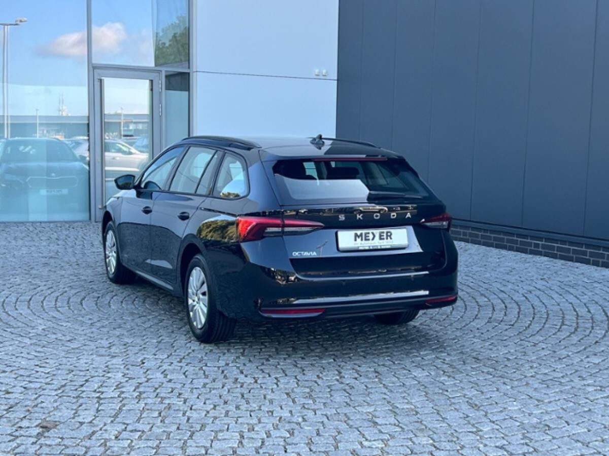 Skoda Octavia Combi Essence 2.0 TDI *AHK, LED, SmartLink*
