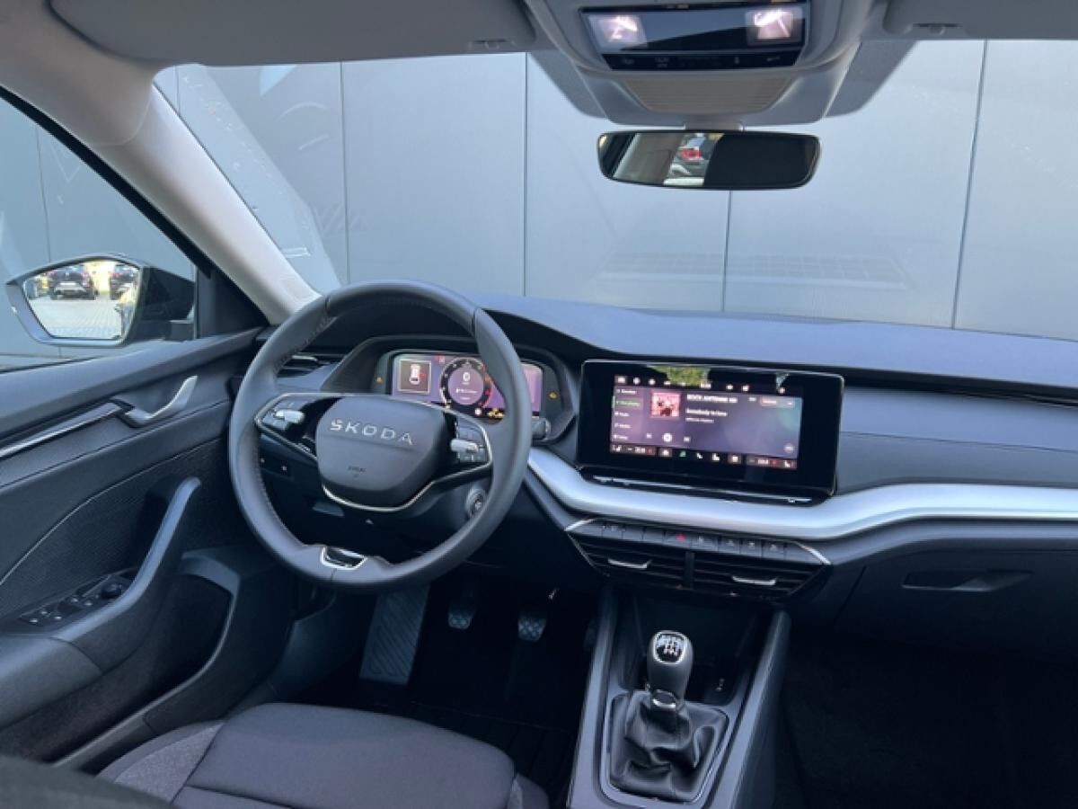 Skoda Octavia Combi Essence 2.0 TDI *AHK, LED, SmartLink*