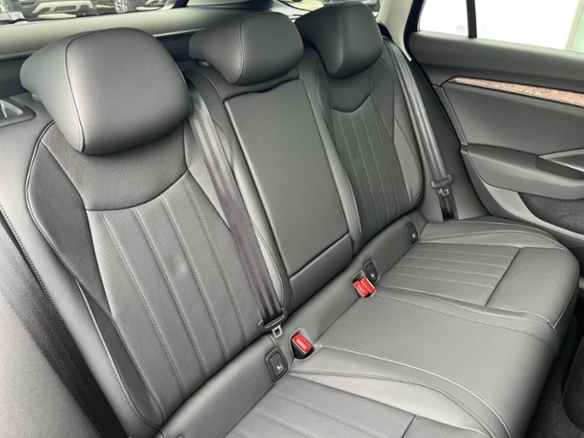 Skoda Superb Combi L&K 2.0 TDI DSG 4x4 *AHK, Matrix-LED*