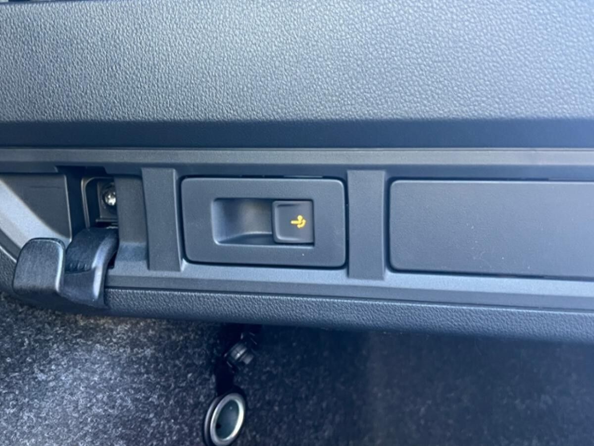 Skoda Octavia Combi Essence 2.0 TDI *AHK, LED, SmartLink*