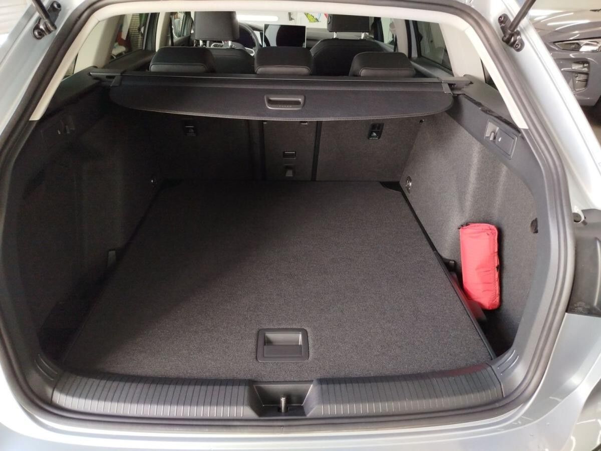 Volkswagen Golf VIII 2.0 TDI Goal Navi LED Heckleuchten Sitzheizung DAB+