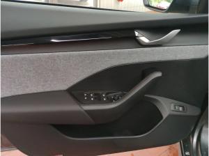 Skoda Octavia Combi Tour 2.0 TDI DSG AHK ACC NAVI LED