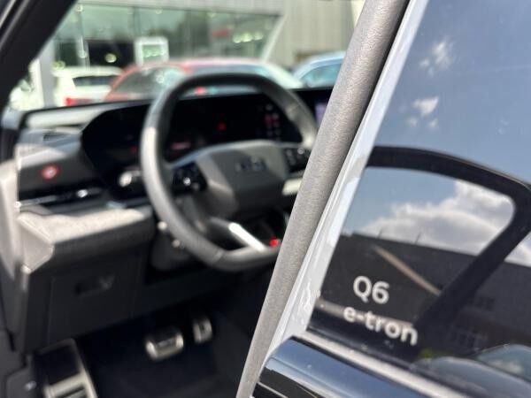 Audi Q6 e-tron performance Matrix Pano B&O AHK