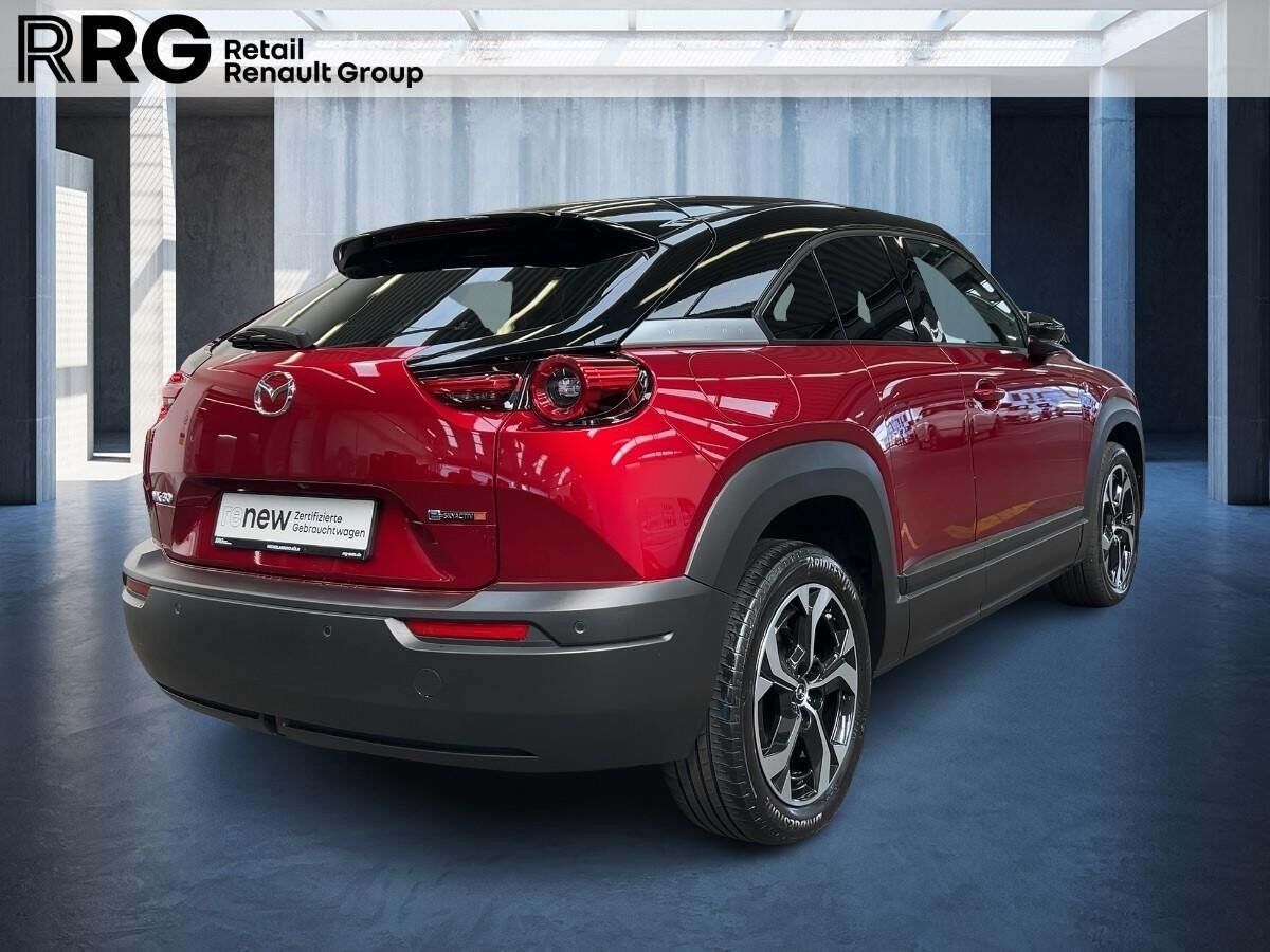 Mazda MX-30 MAKOTO R-EV e-SKYACTIV CCS-Ladeanschluss Mazda MX-30 MAKOTO R-EV e-SKYACTIV CCS-Ladeanschluss