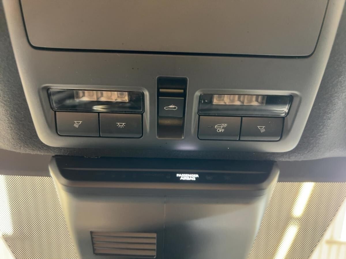 Mazda MX-30 MAKOTO R-EV e-SKYACTIV CCS-Ladeanschluss Mazda MX-30 MAKOTO R-EV e-SKYACTIV CCS-Ladeanschluss