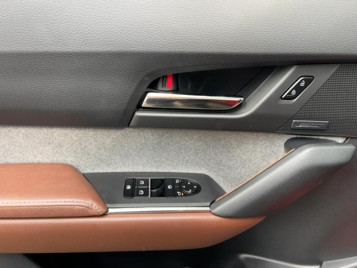 Mazda MX-30 MAKOTO R-EV e-SKYACTIV CCS-Ladeanschluss Mazda MX-30 MAKOTO R-EV e-SKYACTIV CCS-Ladeanschluss